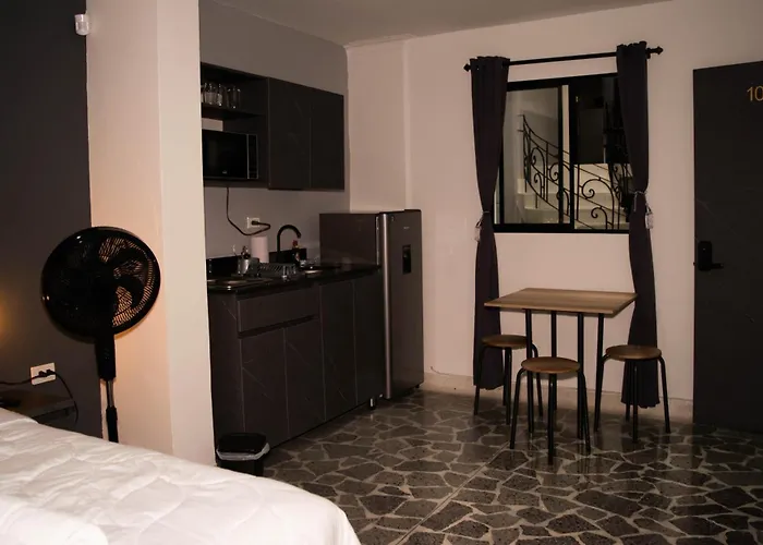 102 Apartamento En Laureles Cerca Al Estadio Y La 70